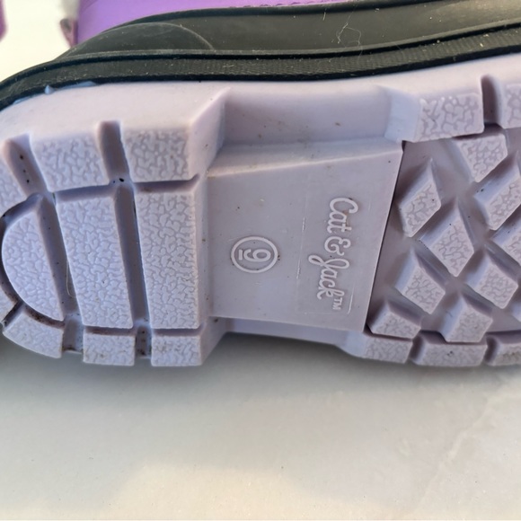 Girls Cat& Jack Winter Boots. Worn Once. - Picture 2 of 3
